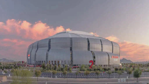 Celebrating-the-Super-Bowl-with-eBike-Adventure-in-Glendale-Arizona Rundeer