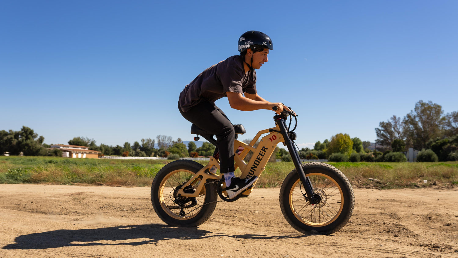 The-Future-of-Riding-Embrace-the-Adventure-with-Rundeer-E-Bikes Rundeer