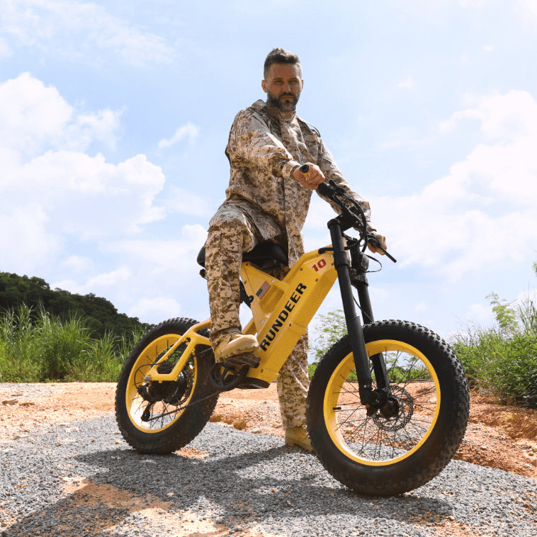 Man with Rundeer Attack10 e-bike on a trail