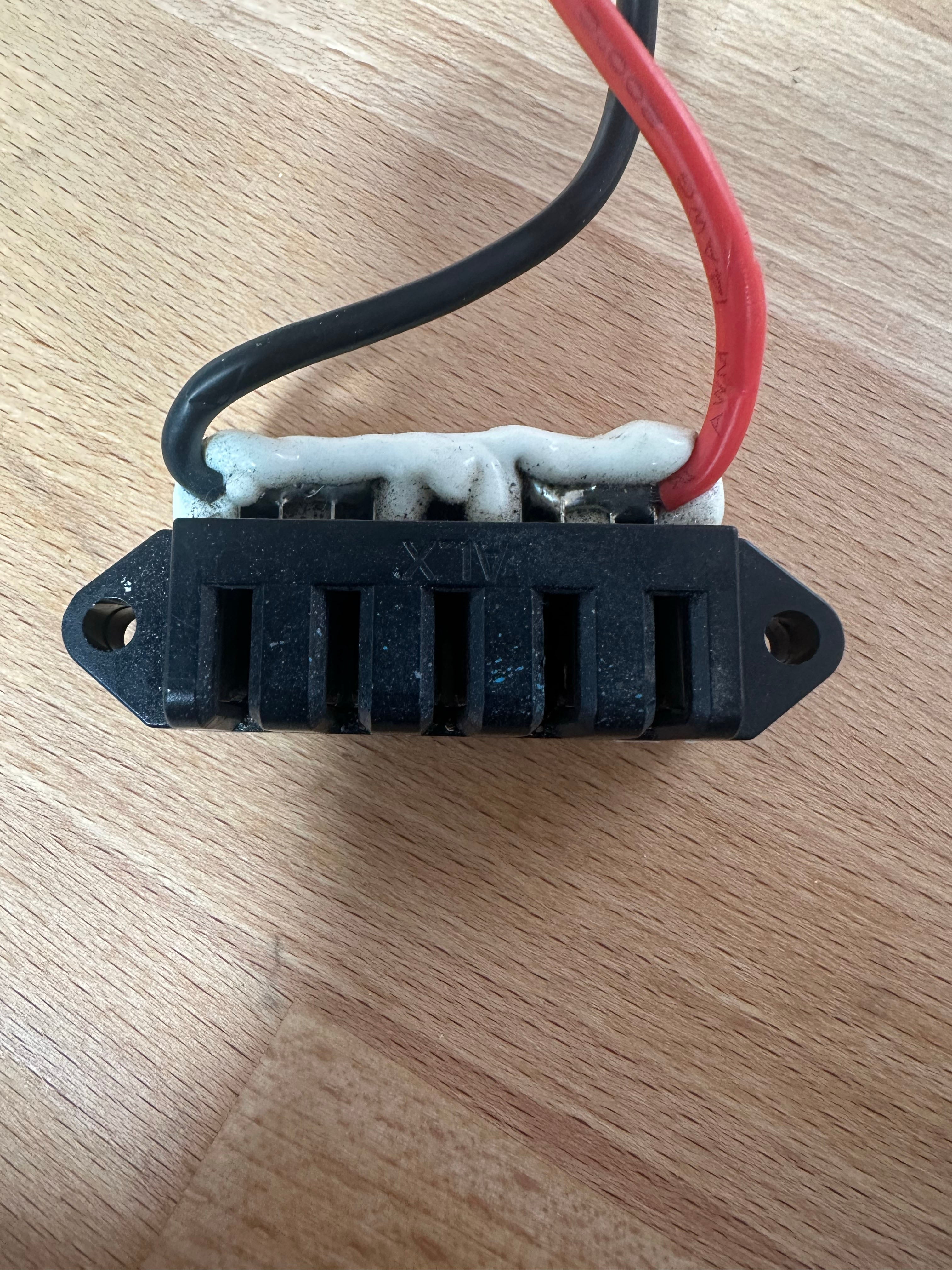Battery Connector for Rundeer Attack10 e-bike