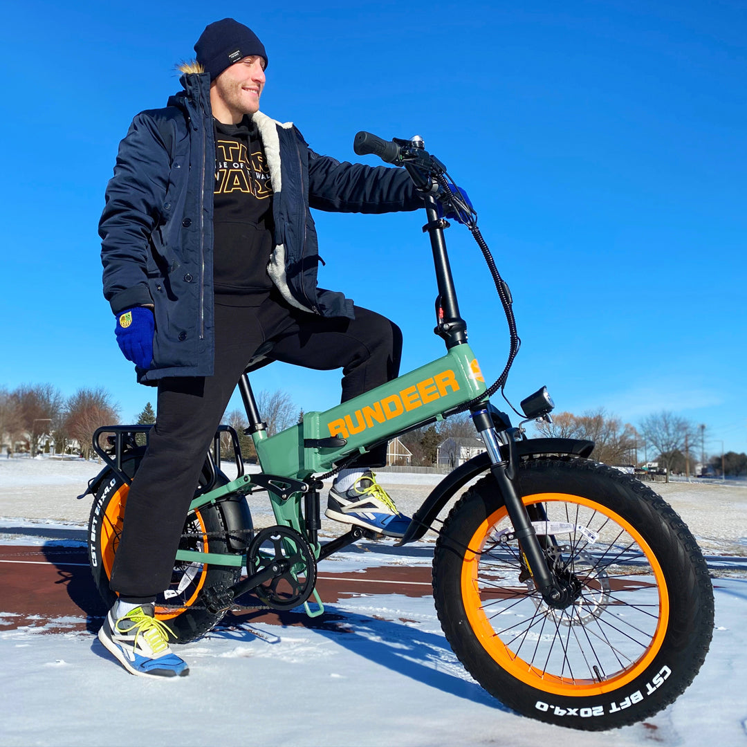 Experience the ultimate freedom with the Rundeer Hummer HP Folding Electric Bike. This versatile and powerful e-bike boasts an impressive long-range capability, allowing you to explore farther and ride longer without worrying about battery life.